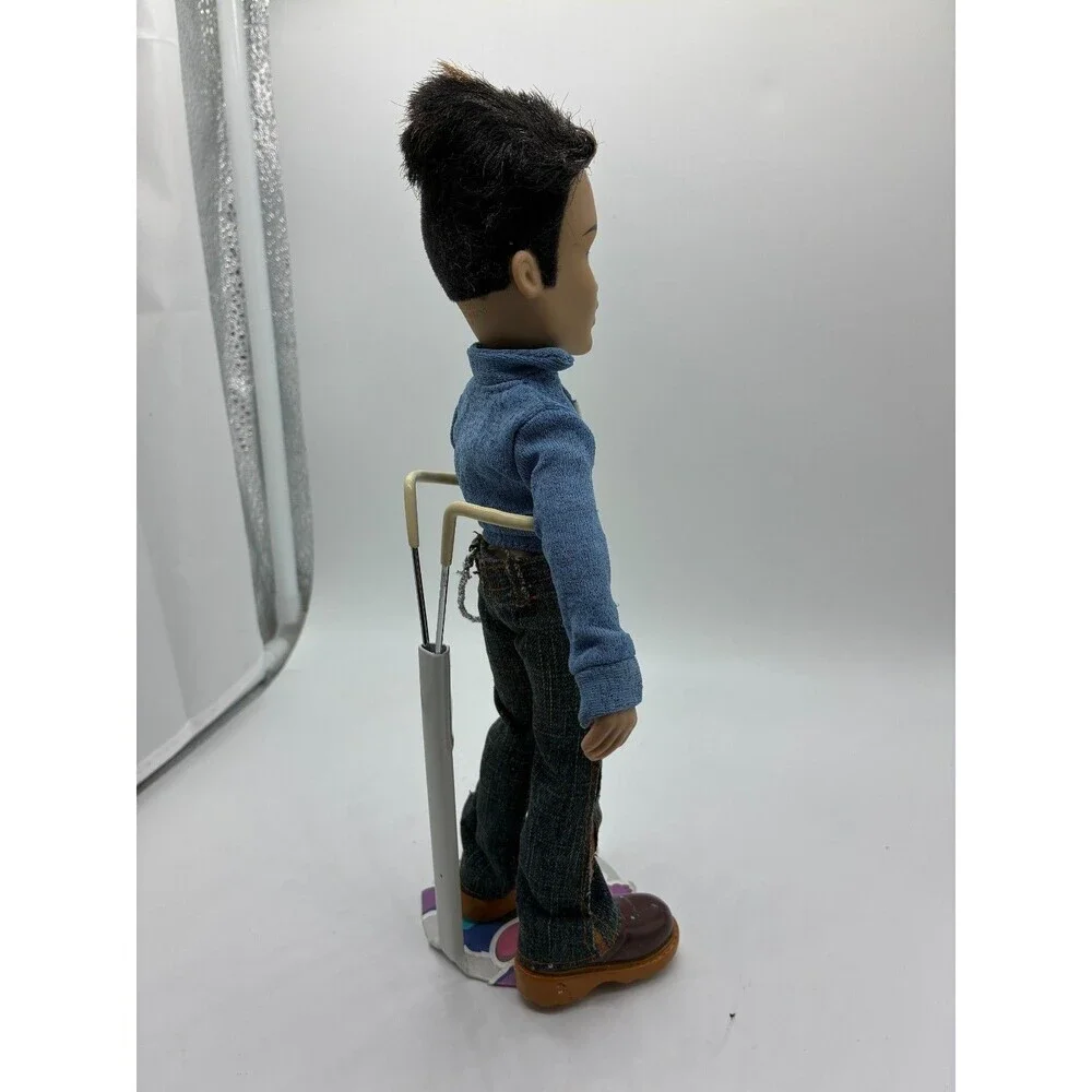 Bratz Boyz Eitan Doll with Blue Shirt & Jeans - MGA Entertainment